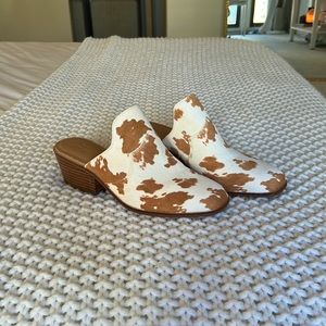 Cow print clogs - Crown Vintage